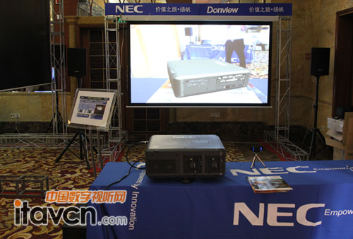 ǿʵ-1̨NEC PX700W+